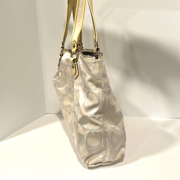 Coach Handbag - Picture 3 of 4